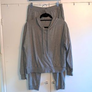 Gap Pajama Set Mismatched Sizes Small Pants (could fit M)/Medium Sweatshirt. EUC